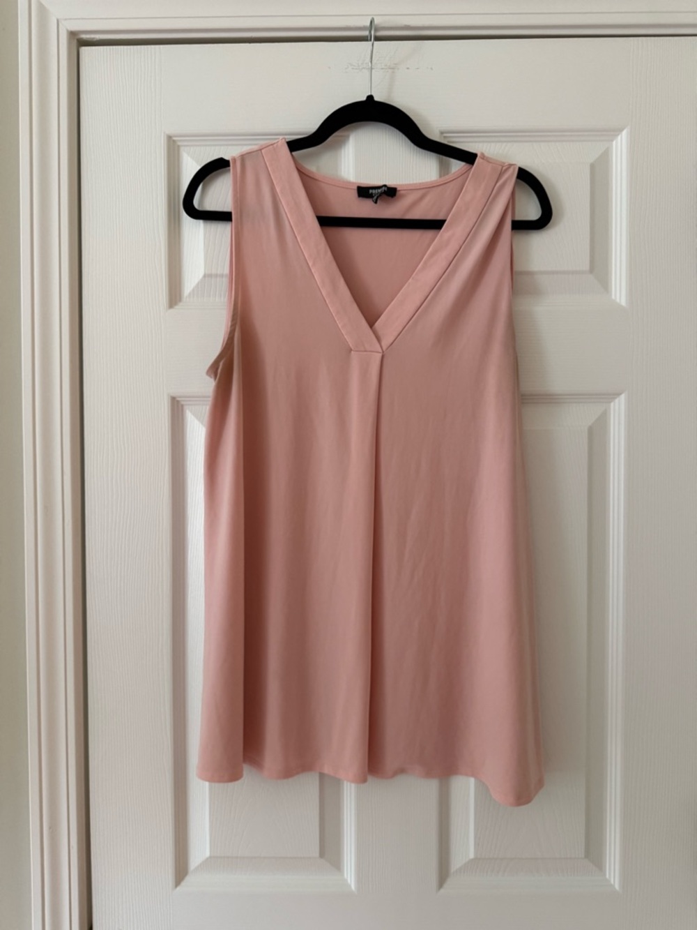 V-Neck Sleeveless Tank ** Bundle 5+ items and name your offer!!! 💖💞
